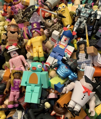 R0bl0x toys action figures lot - r0bl0x,